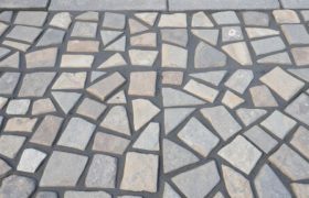 Каменный ковер для улицы: покрытие, которое работает не только на вид