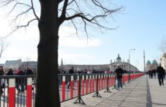 Vallas en espacios públicos: ¿protección o exclusión?