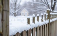Zaun im Winter: Wartung und Schutz – So bleibt Ihr Gartenzaun winterfest