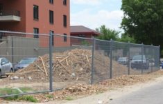 Mastering Construction Debris Control: How Fences Play a Vital Role