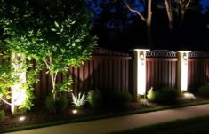 Idées d’éclairage pour une clôture nocturne élégante : transformez votre jardin en un espace enchanteur