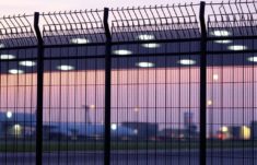 Zaun für den Flughafen : Hochsicherheitslösungen für maximalen Schutz