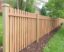 Clôtures pour terrains en pente : solutions adaptées pour sécuriser et embellir votre propriété