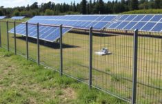 Zaun für den Solarpark: Schutz vor Vandalismus und Sicherung der Energiezukunft