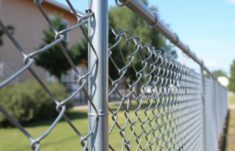 Cercas de Malla Metálica: Económicas y Prácticas para Todos los Usos