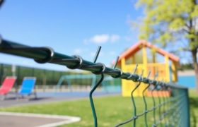 Clôtures pour écoles et aires de jeux : sécurité et sérénité au quotidien