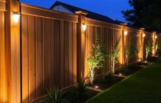 Zaun mit integrierter Beleuchtung: la valla con iluminación integrada que transforma tu jardín