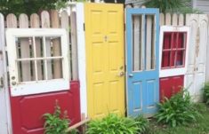 Transforma puertas y ventanas viejas en una cerca única: guía completa para un proyecto con personalidad