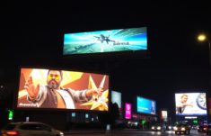 Vallas publicitarias: un soporte omnipresente que sigue contando historias en la ciudad