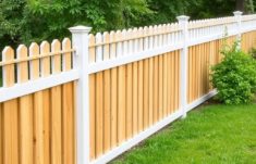 Comparando la vida útil de diferentes materiales para vallas: ¿qué opción dura más y por qué?
