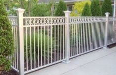 Vallas de aluminio: ligereza y estilo