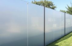 Vallas translúcidas: sensación de amplitud